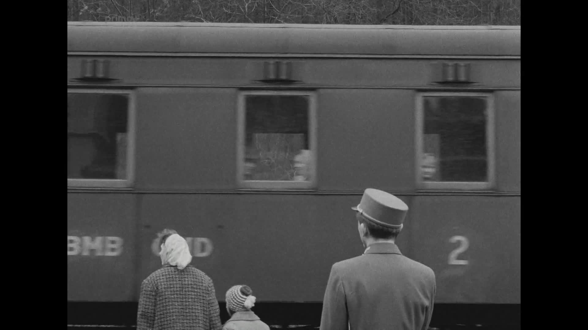 Ostře sledované vlaky (1966) 1080p mkv